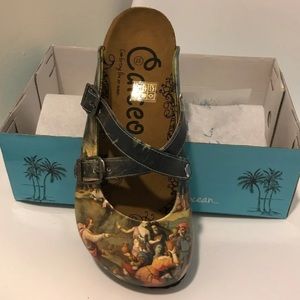 Beautiful Renaissance Calceo clogs NWT